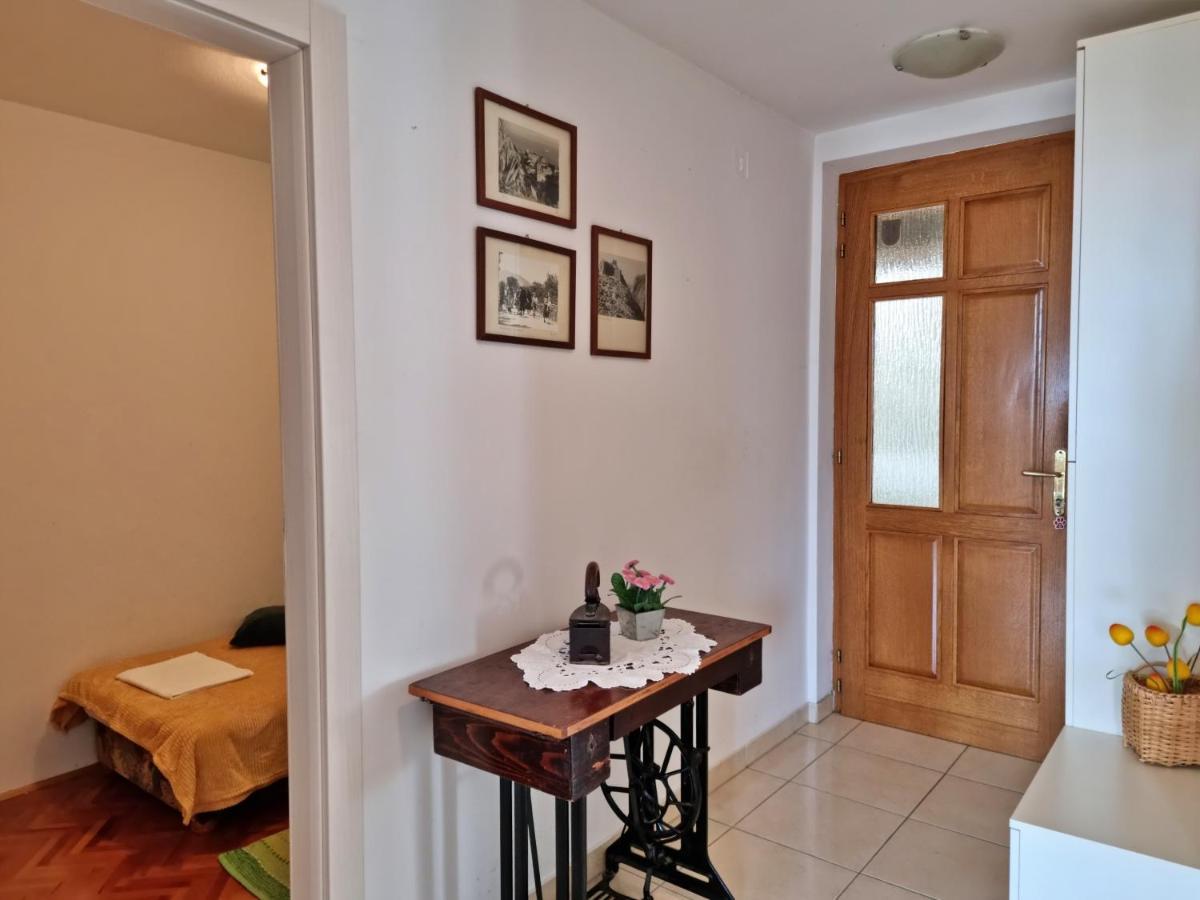 Apartment Tica Omiš Exteriör bild